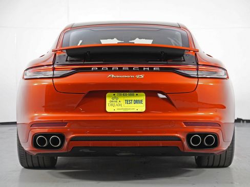 Used 2022 Porsche Panamera 4S Executive image 11