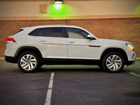 Used 2022 Volkswagen Atlas Cross Sport SE image 8