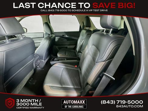 Used 2023 Nissan Pathfinder Platinum w/ Lighting Package (N93) FWD image 15