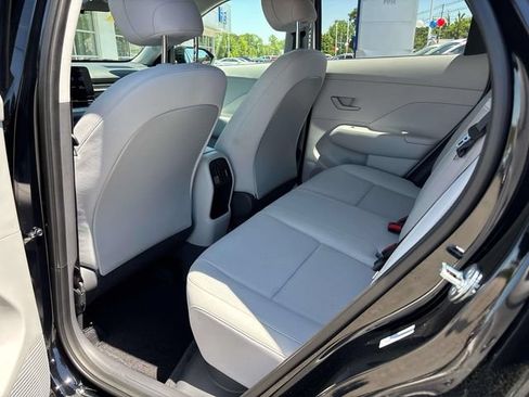 Certified 2025 Hyundai Kona SEL AWD/4WD image 11