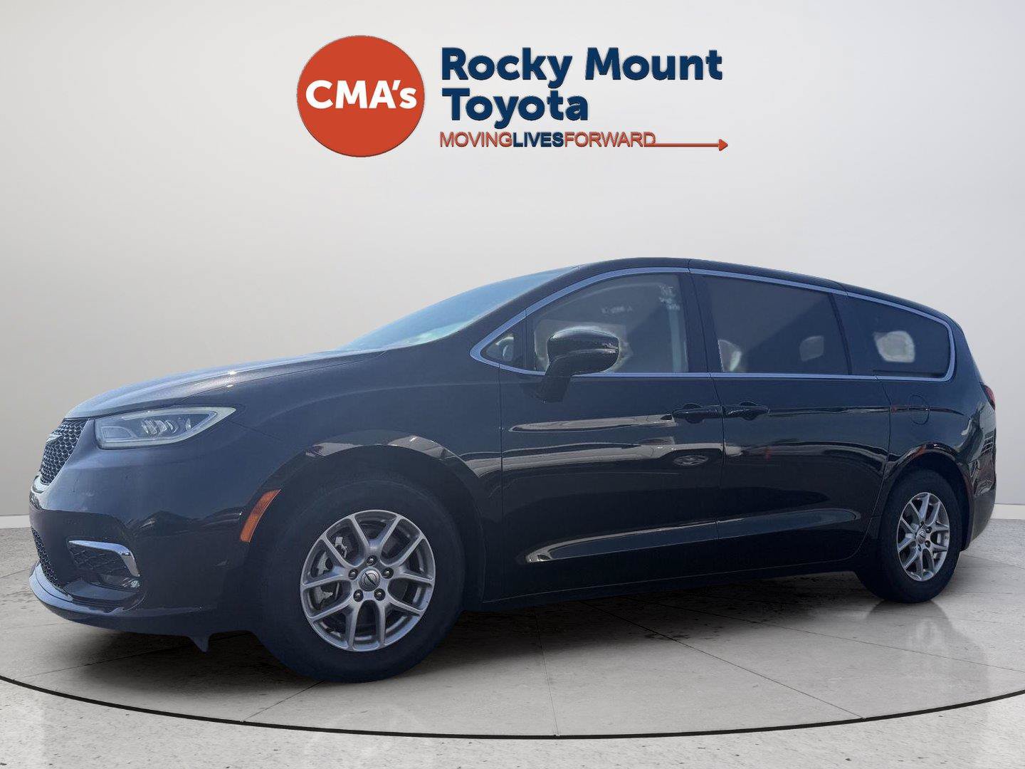 Used 2024 Chrysler Pacifica Touring-L FWD image 19