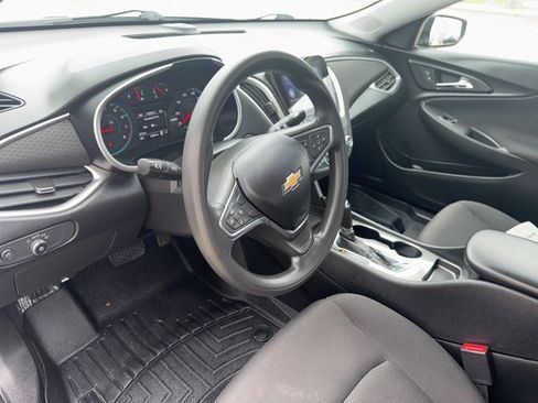 Used 2019 Chevrolet Malibu LS image 16