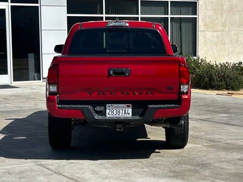 Used 2019 Toyota Tacoma TRD Sport w/ Technology Package image 7