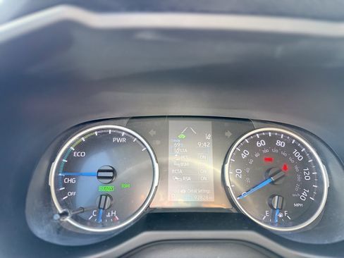 Used 2019 Toyota RAV4 LE image 16