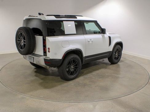 Used 2025 Land Rover Defender 90 S image 5