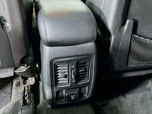 Used 2015 Jeep Grand Cherokee Altitude image 26