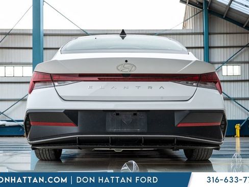 Used 2024 Hyundai Elantra SEL w/ Convenience Package FWD image 29