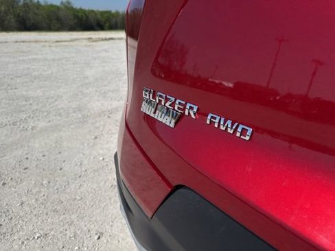 Used 2025 Chevrolet Blazer LT image 9