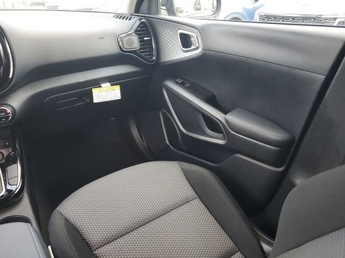 Used 2025 Kia Soul S FWD image 22