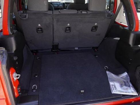 Used 2026 Jeep Wrangler Unlimited Rubicon AWD/4WD image 12