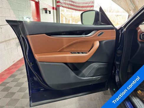Used 2019 Maserati Levante AWD/4WD image 8