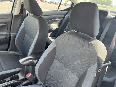 Certified 2023 Nissan Versa SV FWD image 11