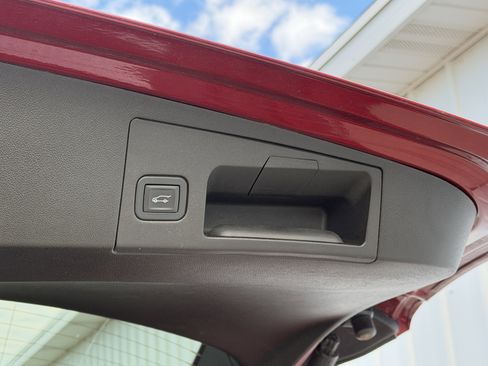 Certified 2019 Cadillac XT5 Premium Luxury image 6