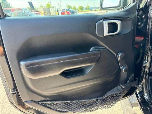 Used 2021 Jeep Gladiator Sport AWD/4WD image 13