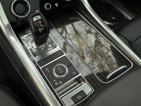 Used 2019 Land Rover Range Rover Sport Supercharged image 18