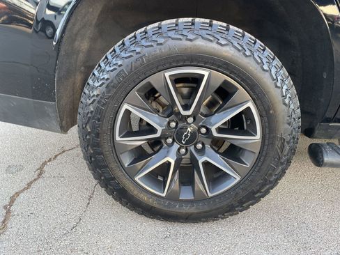 Used 2022 Chevrolet Tahoe Z71 image 36