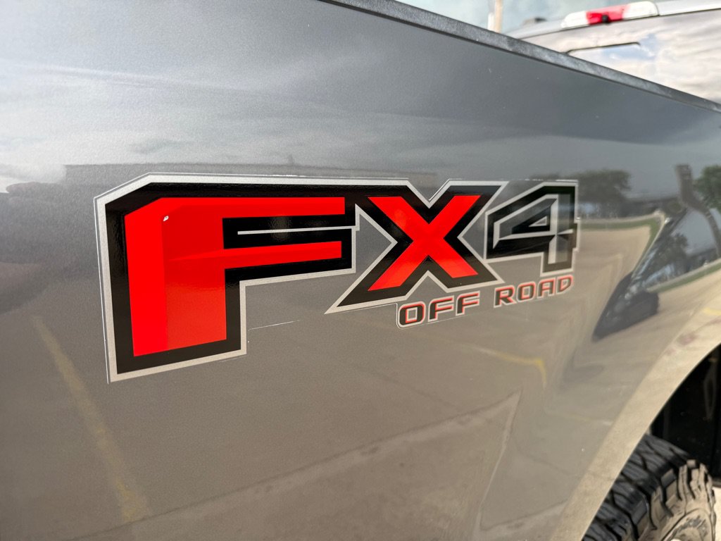 Used 2022 Ford F350 Platinum AWD/4WD image 9
