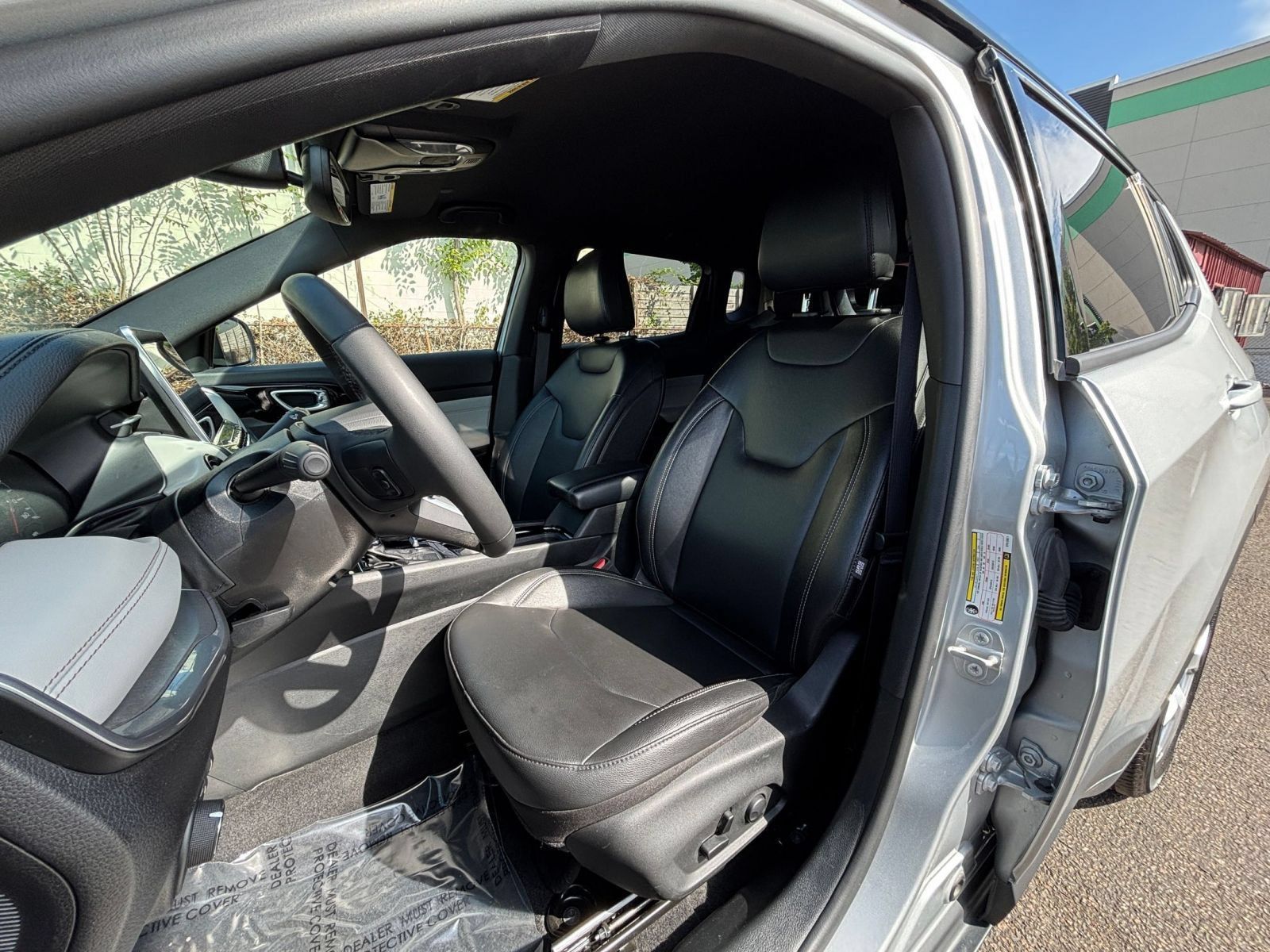 Used 2025 Jeep Compass Limited AWD/4WD image 36