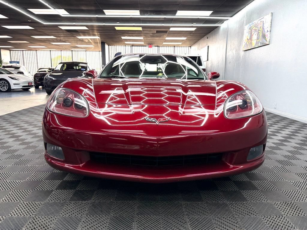 Used 2007 Chevrolet Corvette Coupe w/ Preferred Equipment Group RWD image 4