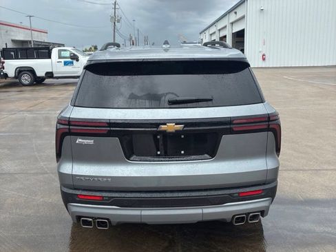 Used 2026 Chevrolet Traverse LT w/ Sun and Wheel Package FWD image 6