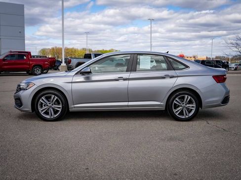 Used 2024 Volkswagen Jetta SE FWD image 10