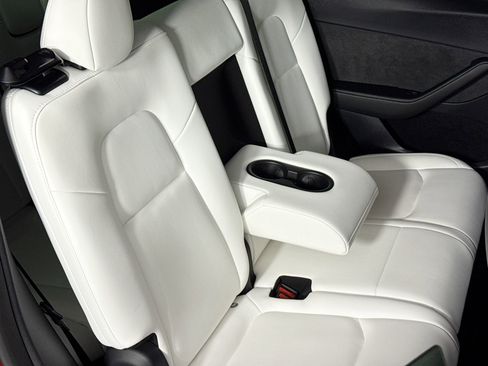 Used 2023 Tesla Model Y Long Range image 42