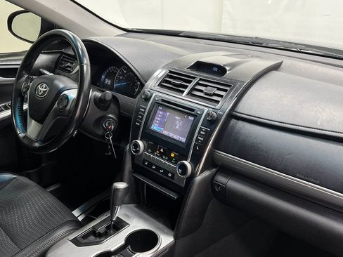 Used 2014 Toyota Camry SE image 18