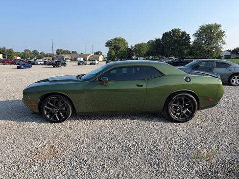Used 2023 Dodge Challenger SXT w/ Blacktop Package RWD image 4