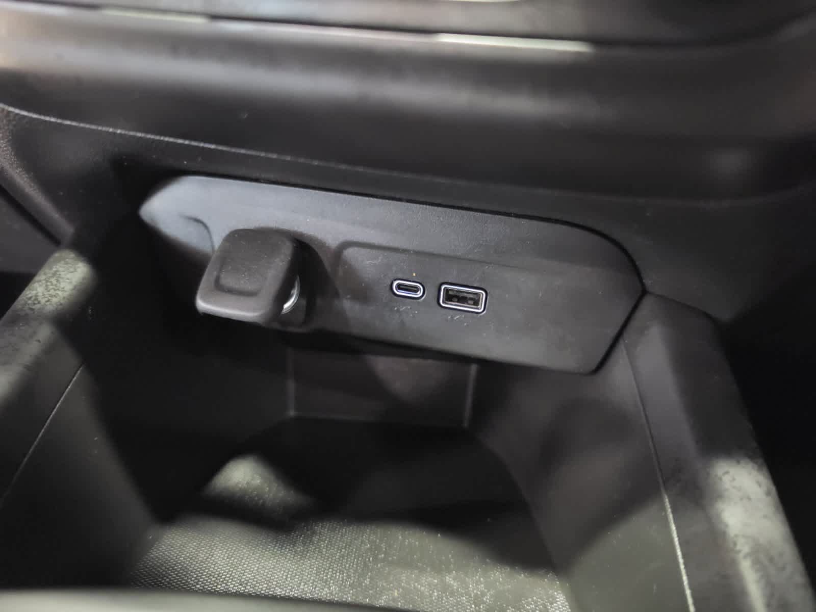 Used 2024 Chevrolet Trax RS FWD image 21