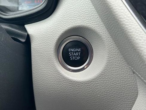 Certified 2022 Toyota Corolla Cross LE image 24