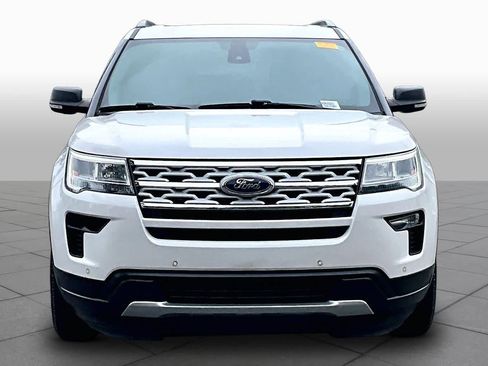 Used 2019 Ford Explorer XLT w/ Equipment Group 202A FWD image 4