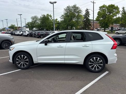 Used 2023 Volvo XC60 B5 Plus AWD/4WD image 3