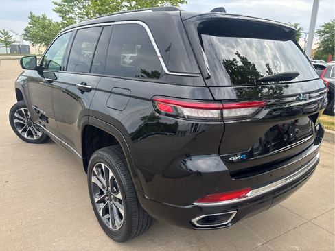 Used 2022 Jeep Grand Cherokee Overland AWD/4WD image 6