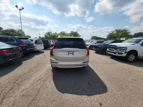 Used 2017 Volvo XC90 T6 Momentum w/ Vision Package AWD/4WD image 21