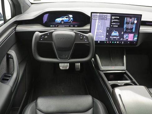 Used 2022 Tesla Model X image 16
