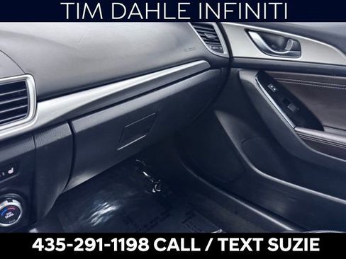 Used 2017 MAZDA MAZDA3 Touring image 12