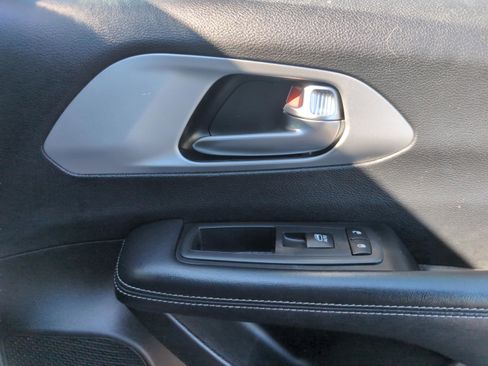 Used 2019 Chrysler Pacifica Limited w/ S Appearance Package image 22