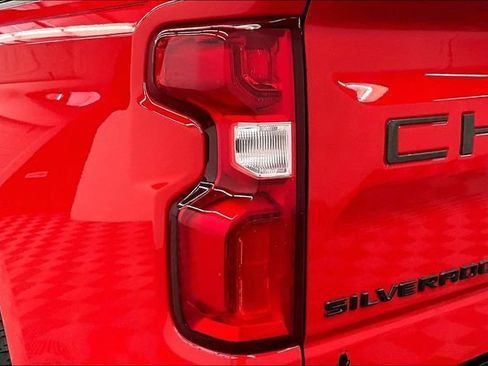Used 2021 Chevrolet Silverado 1500 RST AWD/4WD image 36