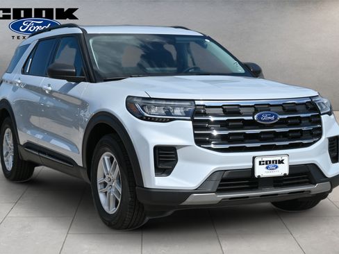 New 2026 Ford Explorer Active RWD image 2
