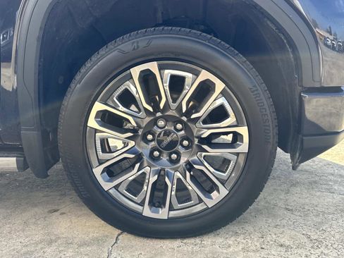 Used 2025 GMC Sierra 1500 Denali Ultimate image 16