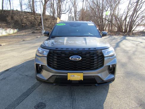 Certified 2025 Ford Explorer ST-Line w/ Premium Package image 8