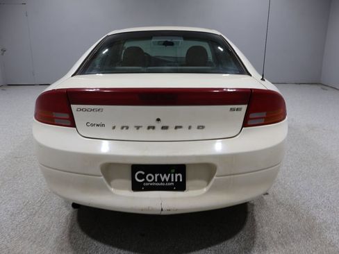 Used 2004 Dodge Intrepid SE image 3