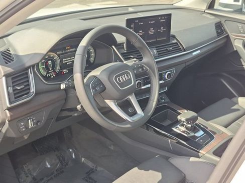 Used 2025 Audi Q5 e Premium AWD/4WD image 12
