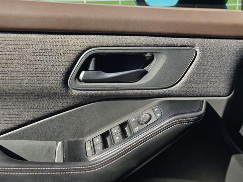 Used 2021 Nissan Rogue S image 23