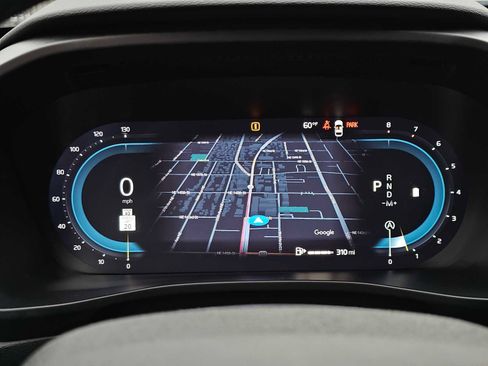 Certified 2025 Volvo XC40 B5 Core image 22