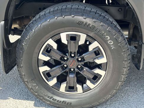Used 2024 Nissan Frontier PRO-4X w/ Technology Package AWD/4WD image 9