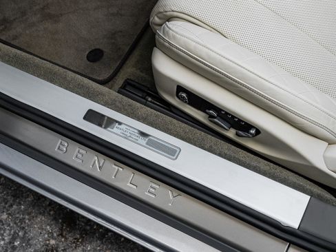 Used 2022 Bentley Continental GT image 28