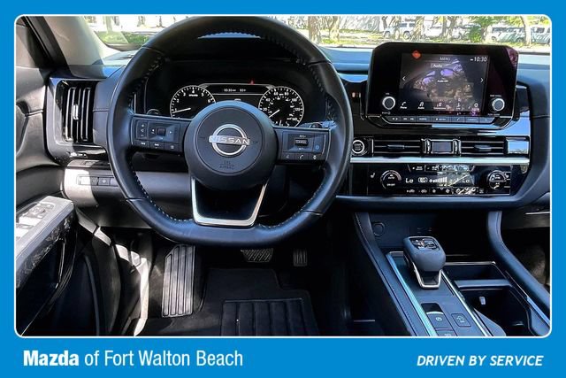 Used 2024 Nissan Pathfinder SV AWD/4WD image 8