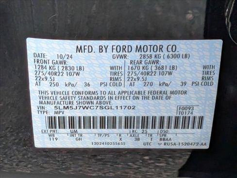 Used 2025 Lincoln Aviator Reserve w/ Luxury Package image 23