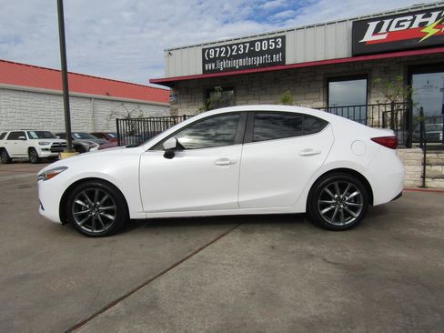 Used 2018 MAZDA MAZDA3 Touring image 2
